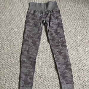 EUC Purple Camo Seamless Gymshark leggings